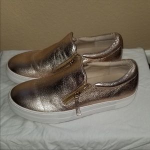Steve madden rose gold slip ons with zipper